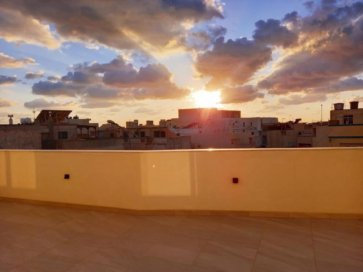 Tan-nanniet Penthouse In