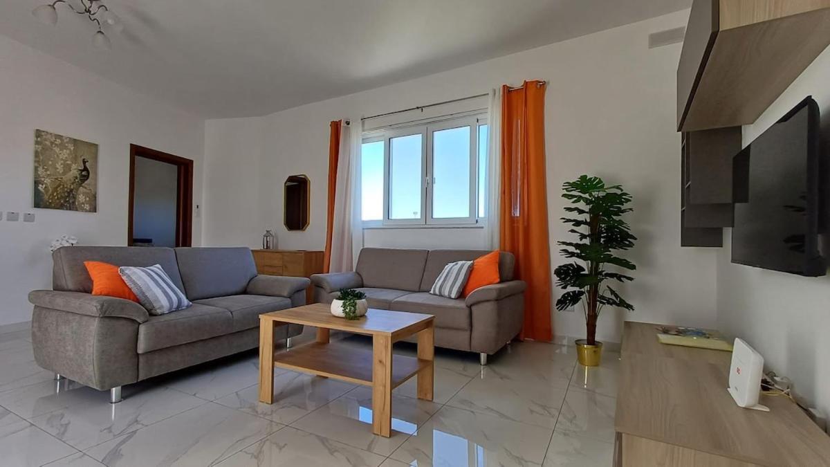 Tan-nanniet Penthouse In *